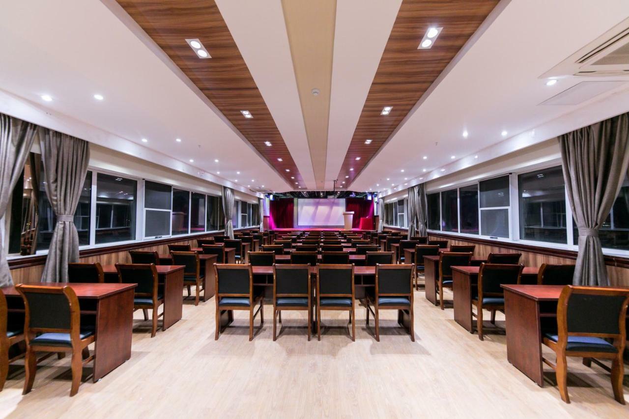 Hotel Ibis Nantong Qingnian Esterno foto
